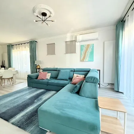 Cosy House For 10 With Clim And Garden Nivelles