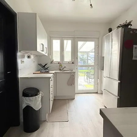 Holiday home Cosy House For 10 With Clim And Garden