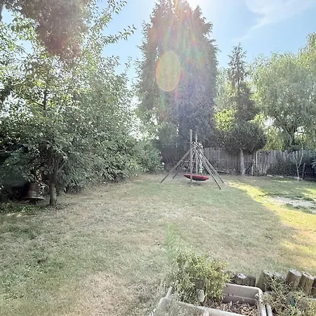Holiday home Cosy House For 10 With Clim And Garden