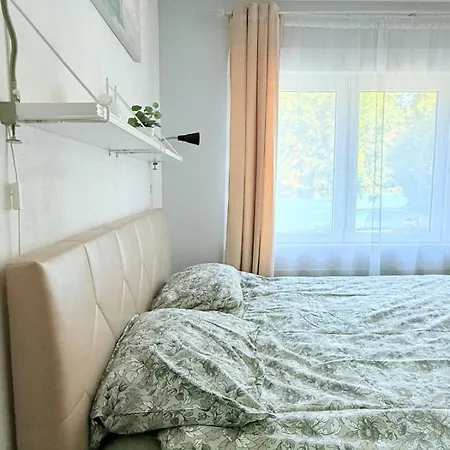 Cosy House For 10 With Clim And Garden