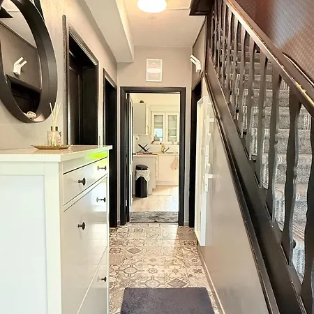Cosy House For 10 With Clim And Garden