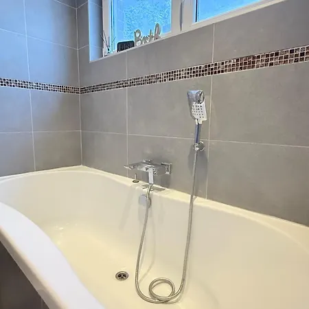 Cosy House For 10 With Clim And Garden * Nivelles
