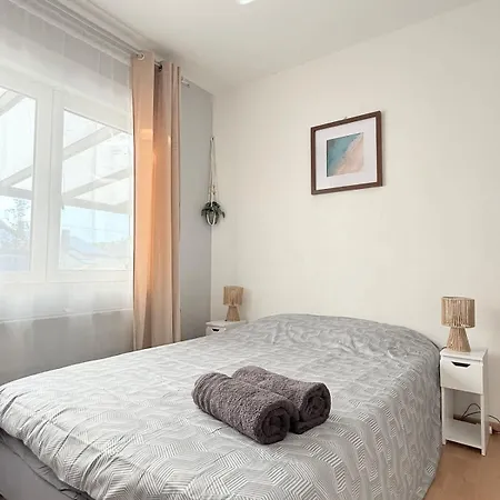 Holiday home Cosy House For 10 With Clim And Garden