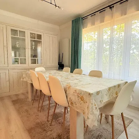 Cosy House For 10 With Clim And Garden * Nivelles