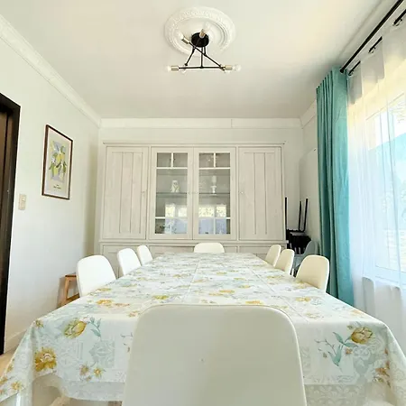 Holiday home Cosy House For 10 With Clim And Garden