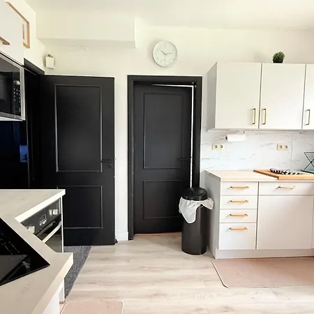 Cosy House For 10 With Clim And Garden Nivelles