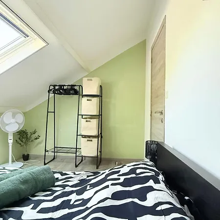 Cosy House For 10 With Clim And Garden Nivelles