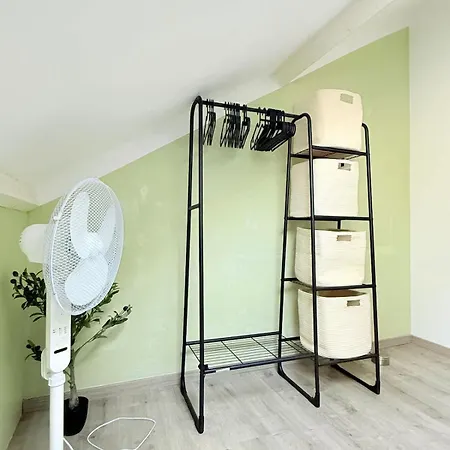 Holiday home Cosy House For 10 With Clim And Garden