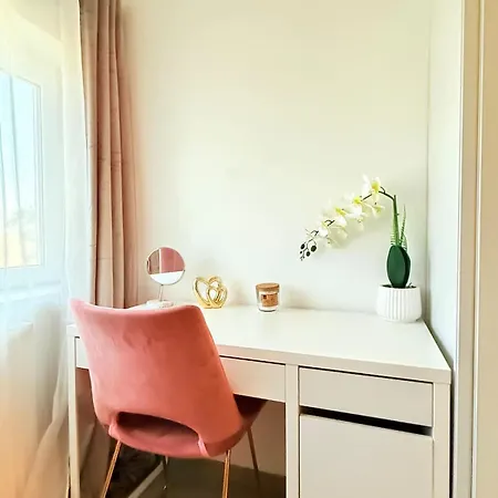 Cosy House For 10 With Clim And Garden