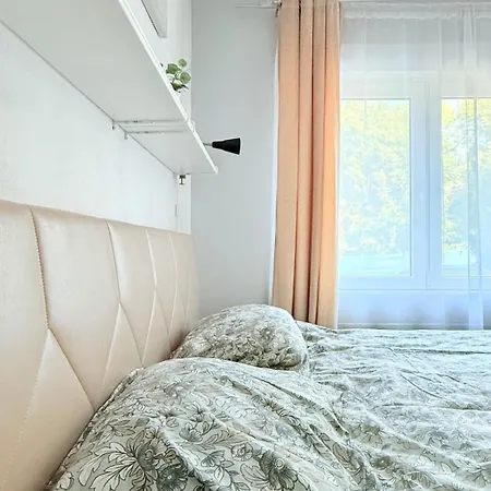 Holiday home Cosy House For 10 With Clim And Garden Nivelles