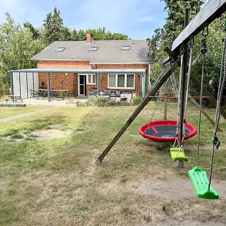 Cosy House For 10 With Clim And Garden Holiday home Nivelles