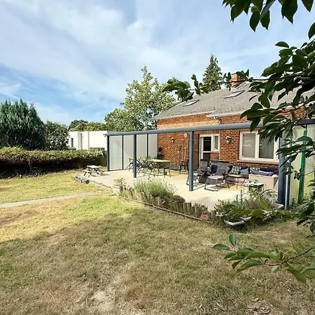Cosy House For 10 With Clim And Garden Nivelles